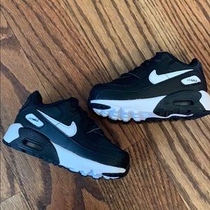 Toddler Nike sneakers